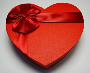 Подарочная коробка сердце (средняя)