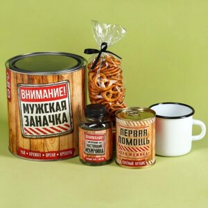 Подарочный набор 'Мужская заначка' чай с травами 50 г., кружка 350 мл., арахис 100 г., крекеры 70 г.