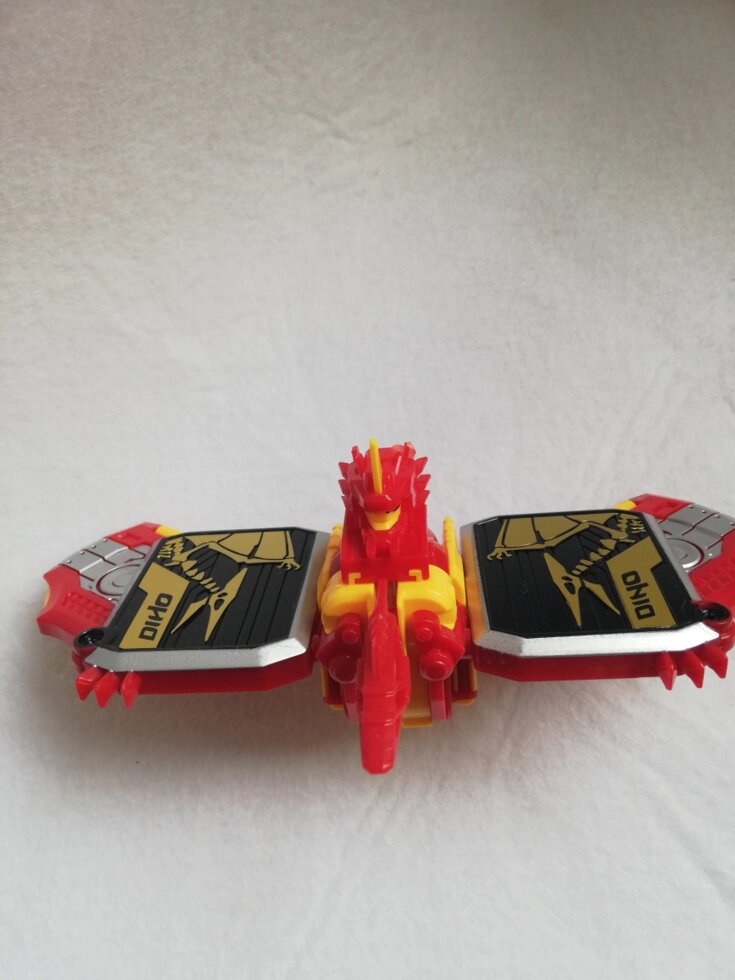 Трансформер SUPER Dinosaur rubik's cube pterosaur желтокрасного цвета - распродажа