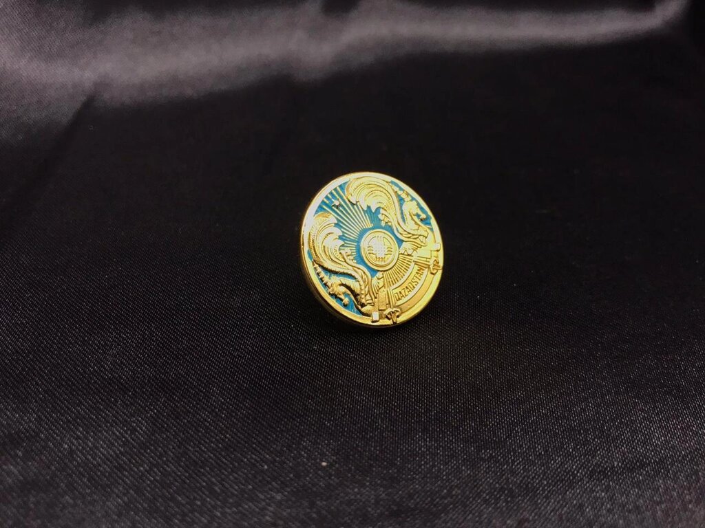 Изготовление металлических значков с символикой - QazSouvenir