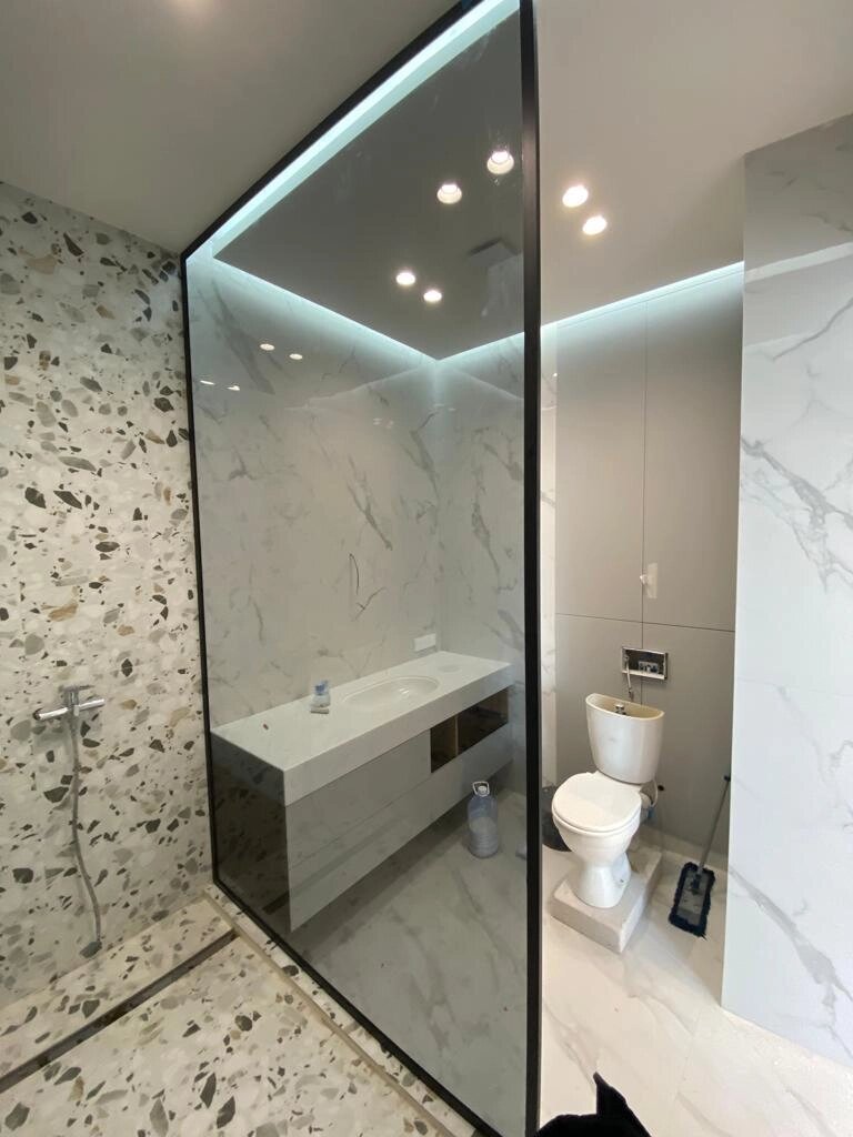 Душевая шторка в стиле Лофт от компании GlassLife Company - фото 1