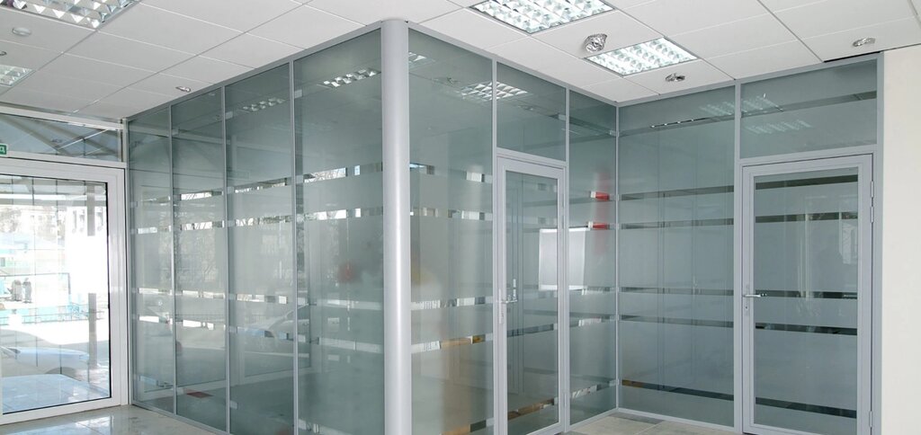 Стеклянные офисные перегородки от компании GlassLife Company - фото 1