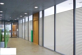 Стеклянные перегородки для зонирования пространства от компании GlassLife Company - фото 1