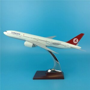 Модель самолета Boeing 777-300 в ливрее Turkish Airlines, масштаб 1/160