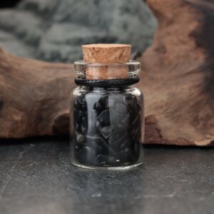 Сувенир-бутылка с натуральными камнями 'Обсидиан'3 х 2 см