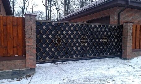 Кованые ворота откатные - преимущества