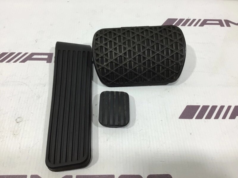 Накладка на педаль Mercedes-Benz E-Class W211 М112.649 2004 - сравнение