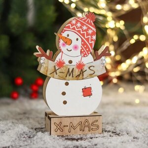 Фигурка новогодняя свет 'Снеговик в шапочке с помпончиками' 10х16 см