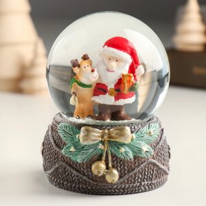 Сувенир полистоун водяной шар 'Дед Мороз с олешкой в лесу' 7х7х9 см (комплект из 8 шт.)