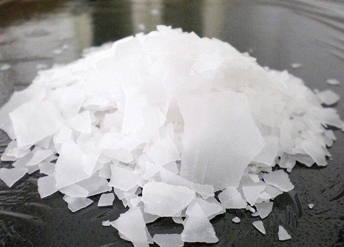 Каустическая сода чешуированная, натр едкий, гидроксид натрия, NaOH от компании ТОО "Химия и Технология" - фото 1