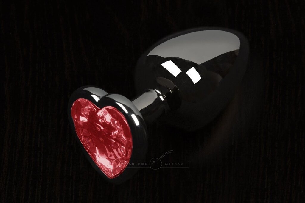Анальная пробка маленькая с кристаллом в виде сердечка (рубиновая, 6 см) от компании Секс шоп "More Amore" - фото 1