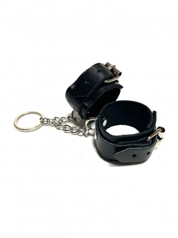 Брелок кожаный наручники от компании Секс шоп "More Amore" - фото 1
