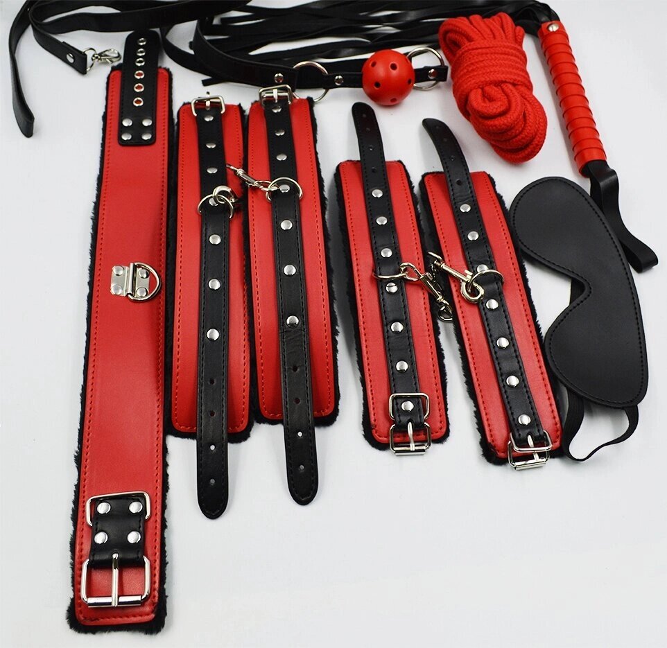 Фетиш набор черно-красный из 7 предметов (наручники, оковы на ноги, ошейник, канат, кляп, плеть, маска) от компании Секс шоп "More Amore" - фото 1