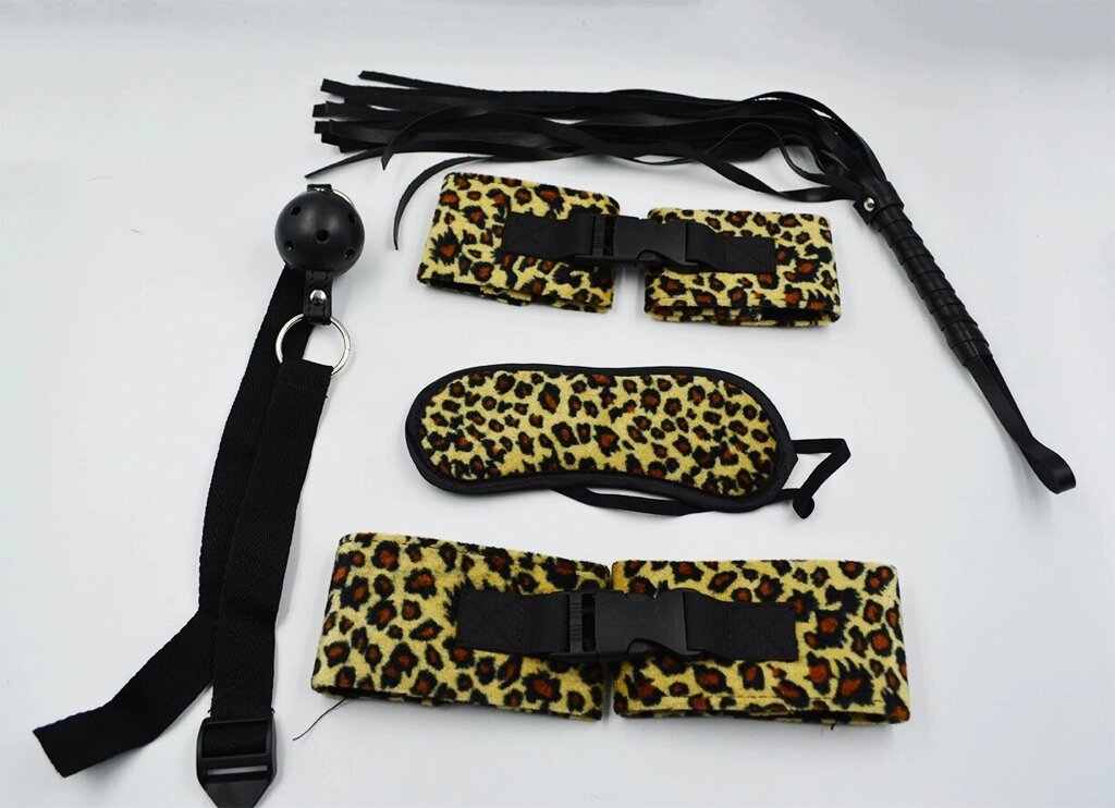 Фетиш набор "Леопард" (плеть, наручники, оковы для ног, повязка на глаза, кляп) от компании Секс шоп "More Amore" - фото 1