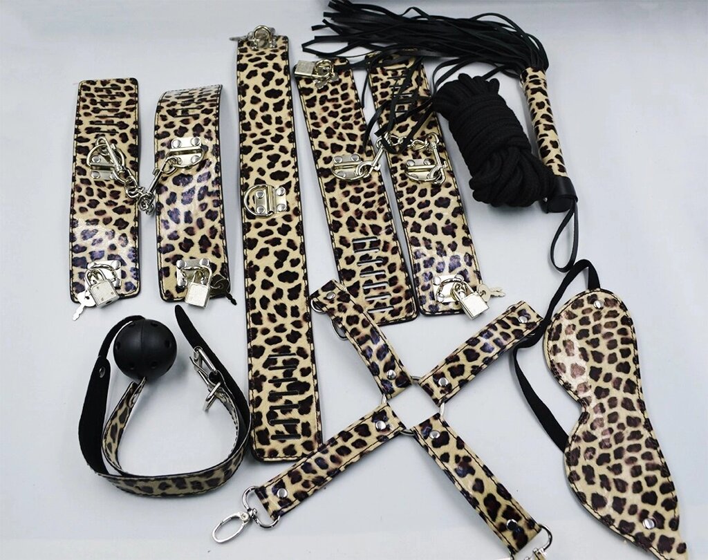 Фетиш набор Wild cat ( бондаж, зажимы, тиклер, наручники, оковы для ног, стек, ошейник, флоггер, кляп, маска) от компании Секс шоп "More Amore" - фото 1