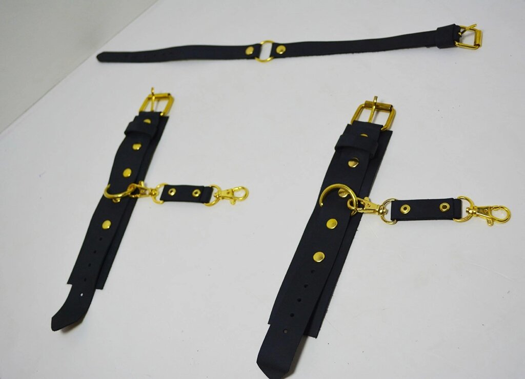 Набор кожаных изделий черный ( пояс, наручники, оковы на ноги, чокер) от компании Секс шоп "More Amore" - фото 1