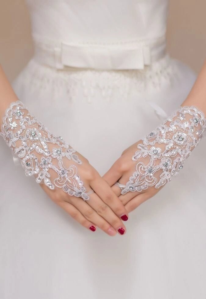 Перчатки со стразами свадебные от компании Секс шоп "More Amore" - фото 1