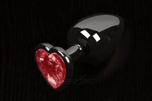 Анальная пробка маленькая с кристаллом в виде сердечка (рубиновая, 6 см) в Алматы от компании Секс шоп "More Amore"