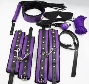 Фетиш набор черно-фиолетовый 8 предметов (зажимы , наручники, оковы на ноги, ошейник, канат, кляп, плеть, маска)