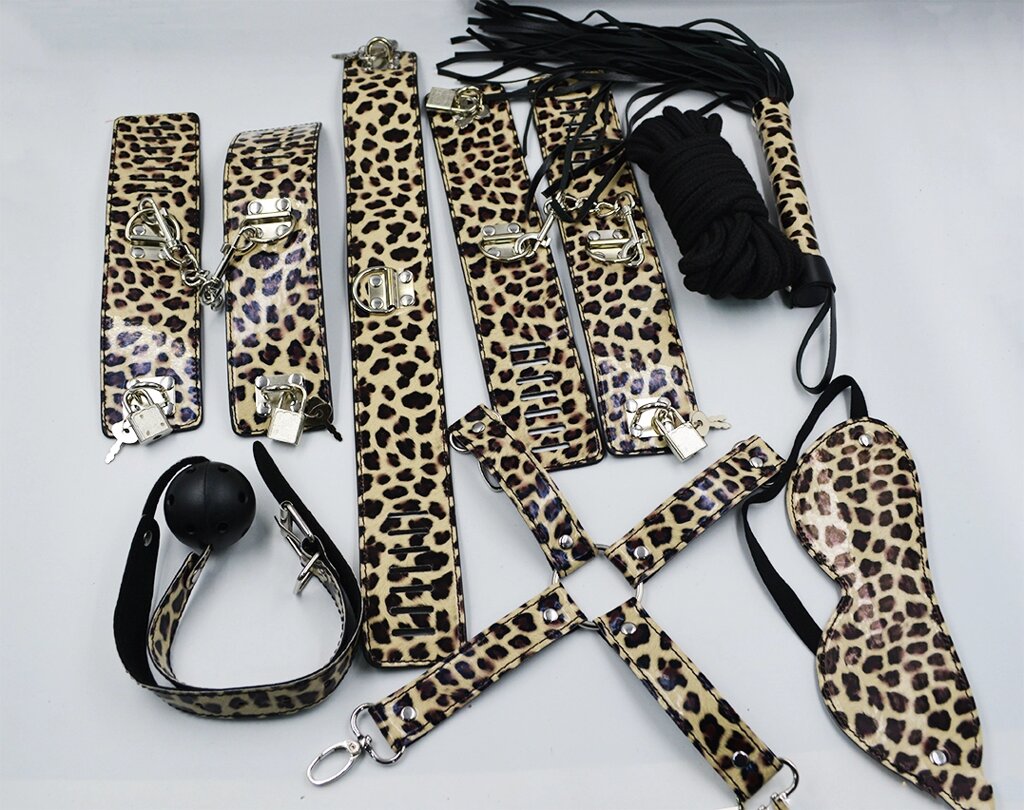 Фетиш набор Wild cat ( бондаж, зажимы, тиклер, наручники, оковы для ног, стек, ошейник, флоггер, кляп, маска) от компании Оптовая компания "Sex Opt" - фото 1