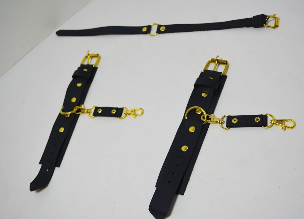Набор кожаных изделий черный ( пояс, наручники, оковы на ноги, чокер) от компании Оптовая компания "Sex Opt" - фото 1