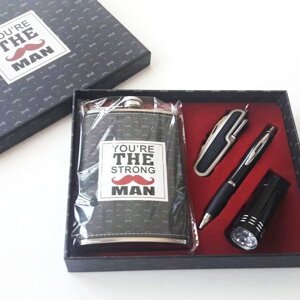 Фляжка с аксессуарами в подарочной упаковке «The STRONG man»You're THE MAN)