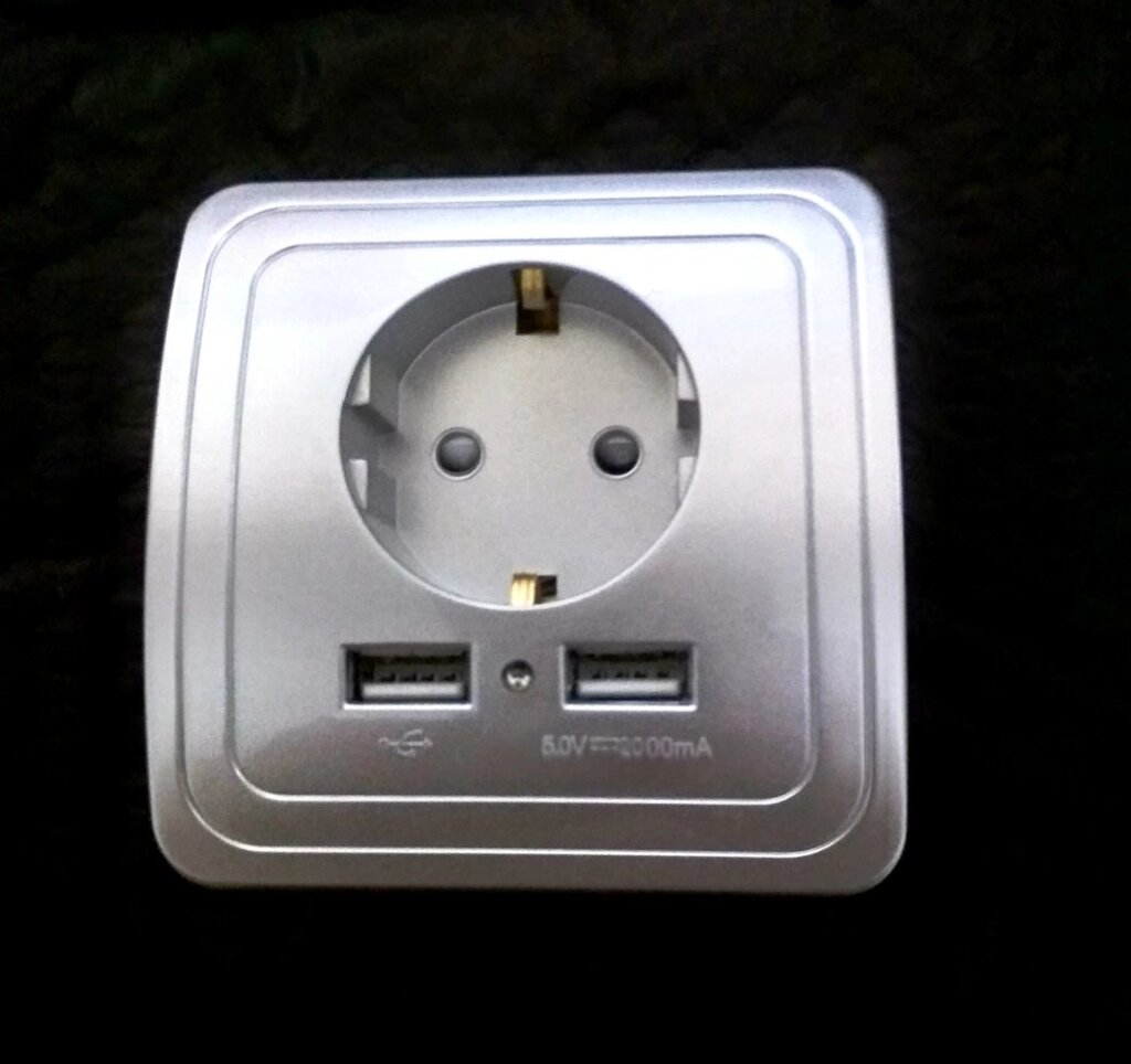 Электрическая розетка с USB портами 5 В серебристая от компании Alexel - фото 2