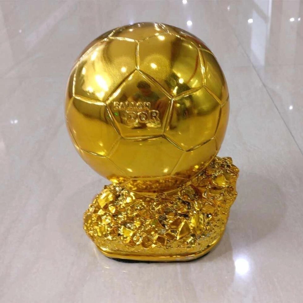 Кубок Золотой мяч от компании STAR SPORTS - Магазин спортивных товаров - фото 1
