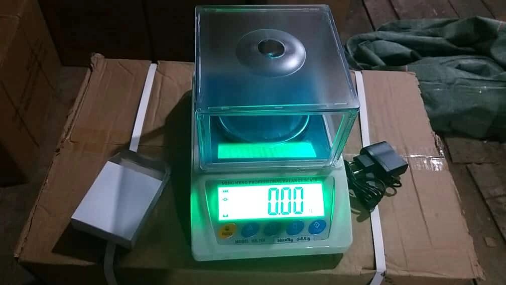 Весы лабораторные до 3 кг от компании Группа Интернет-Магазинов GiX - фото 1