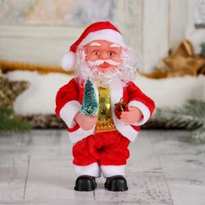 Дед Мороз 'С ёлкой и подарками' 16 см, микс
