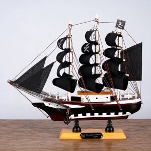 Корабль 'Аризона'24*6*22см, пиратский, черные паруса