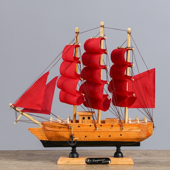 Корабль сувенирный малый 'Дакия', борта светлое дерево, паруса алые, 5x23x22 см от компании Интернет-магазин "Flap" - фото 1