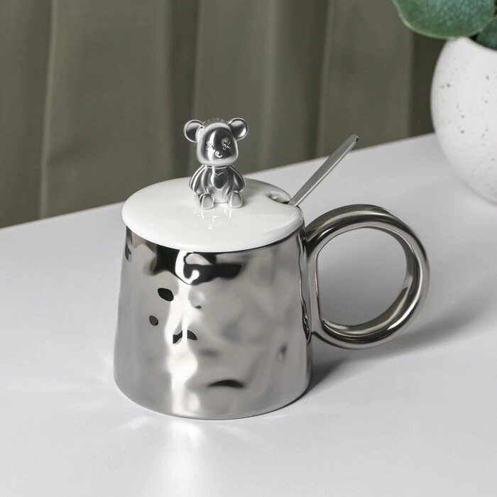 Кружка керамическая с ложкой 'Стильный мишка', 320 мл, цвет серебряный от компании Интернет-магазин "Flap" - фото 1