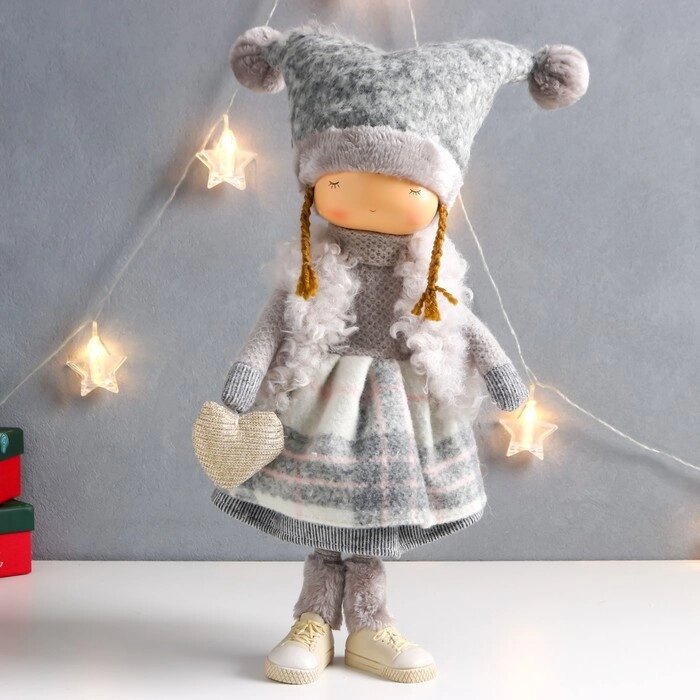 Кукла интерьерная 'Девочка в серой шубке и шапке с сердечком' 20х11х47 см от компании Интернет-магазин "Flap" - фото 1