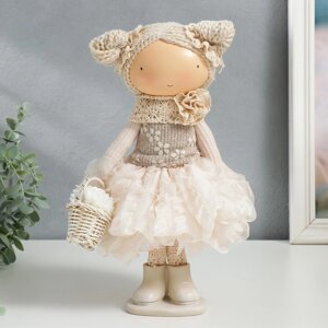 Кукла интерьерная 'Малышка Зося в бежевом наряде, с корзиной цветов' 31x14x16 см