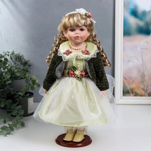 Кукла коллекционная керамика 'Катенька в зеленоватом платье и зелёном кардигане' 40 см