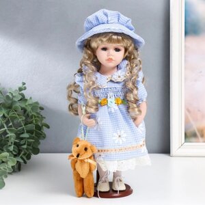 Кукла коллекционная керамика 'Маша в голубом платье в клетку с ромашками, в шляпке' 30 см