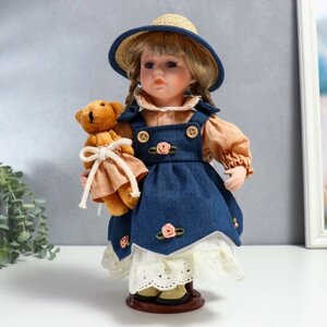 Кукла коллекционная керамика 'Сьюзи в джинсовом платье, шляпке и с мишкой' 30 см