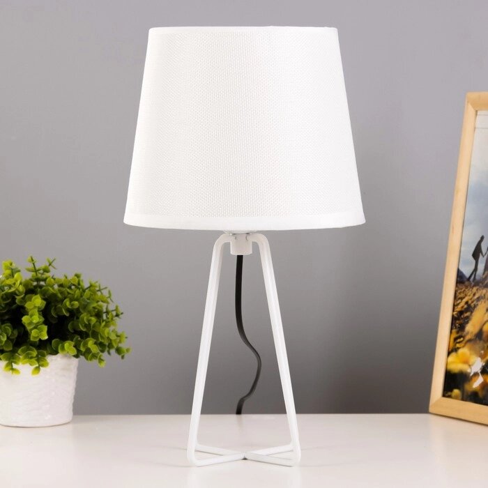 Настольная лампа 'Барре' E27 40Вт белый 20,5х20,5х38 см RISALUX от компании Интернет-магазин "Flap" - фото 1