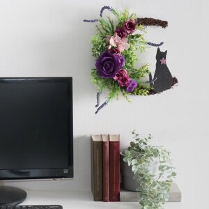 Панно дерево 'Кошка со звёздочкой на месяце, пурпурные розы' 25х30 см