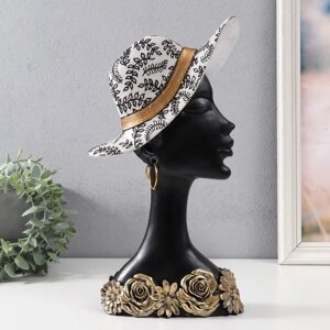 Сувенир полистоун бюст 'Африканка в белой шляпке с цветами' 19х5,5х33 см