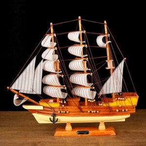 Корабль сувенирный средний 'Диана', светлое дерево, паруса бежевые, 10x50x45 см