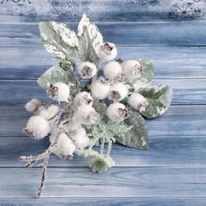 Декор 'Зимняя магия' белые ягоды листья иней, 20 см