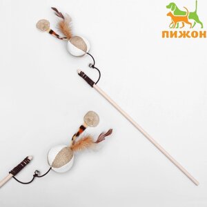 Дразнилка-удочка с мягким шариком и перьями на деревянной ручке, 40 см