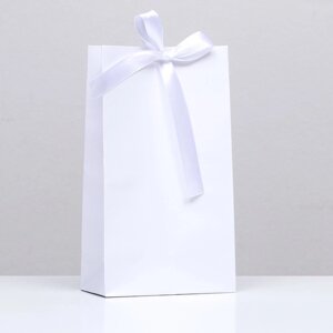 Пакет подарочный с лентой 'Белый', 13 x 23 x 7 см