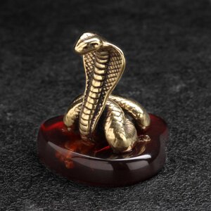 Сувенир 'Змея Кобра с капюшоном', латунь, янтарь