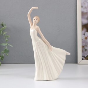 Сувенир керамика 'Утонченная балерина в белом платье' 11х5х18,5 см