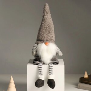 Кукла интерьерная 'Дед Мороз в полосатых гетрах и сером колпаке' 48 см