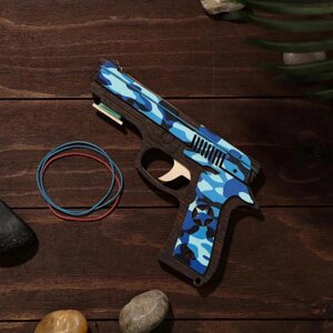 Сувенир деревянный 'Резинкострел, синий камуфляж' + 4 резинки