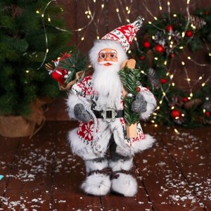 Дед Мороз 'В костюме с орнаментом, лыжами и веточками' 31 см, красно-белый